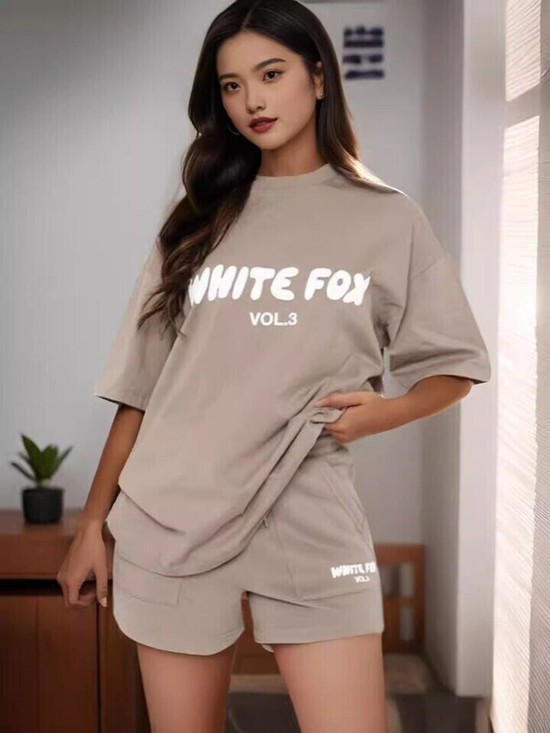 2 Piece White Fox Womens Boutique T-Shirt Shorts Set Sweatshirt Sweatpants