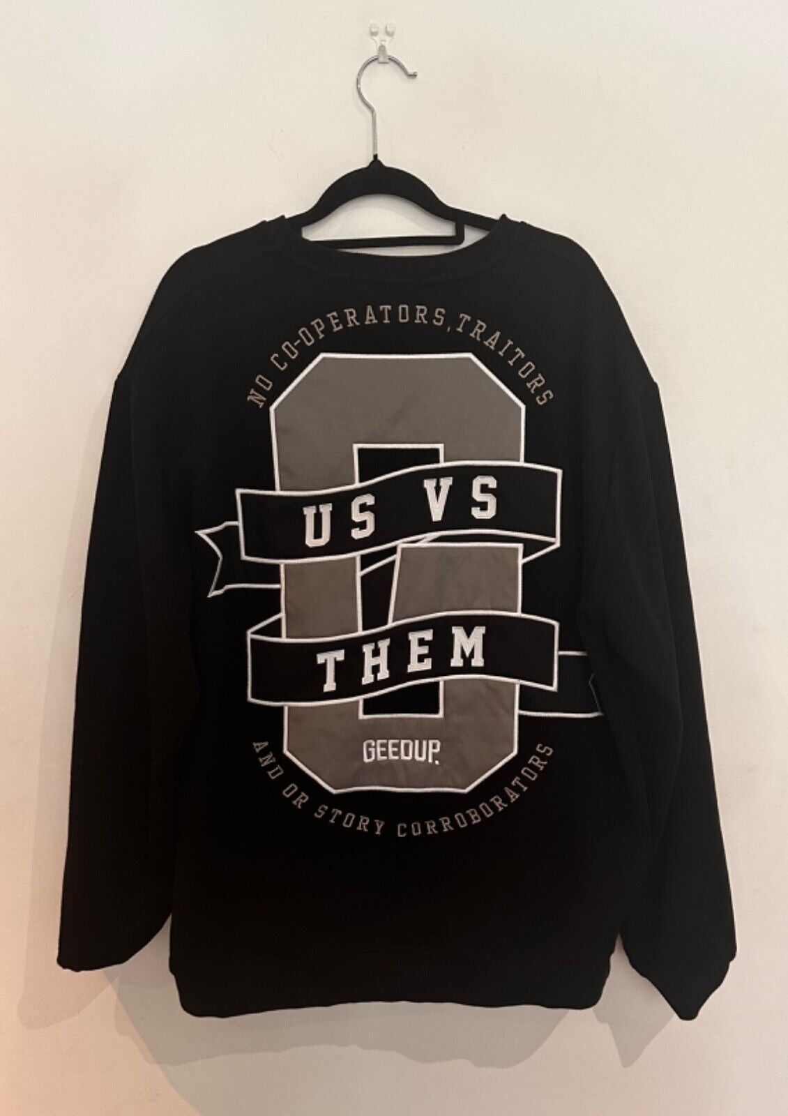 GEEDUP US VS THEM CREWNECK/BLACK 2XL