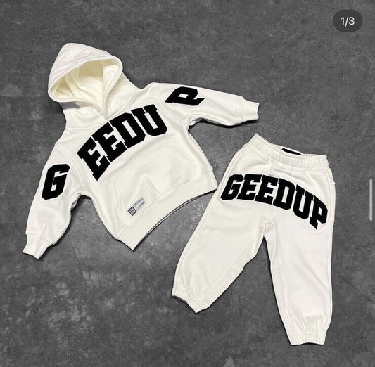 GEEDUP Kids Cream/Black Tracksuit - Size 2/4 Kids